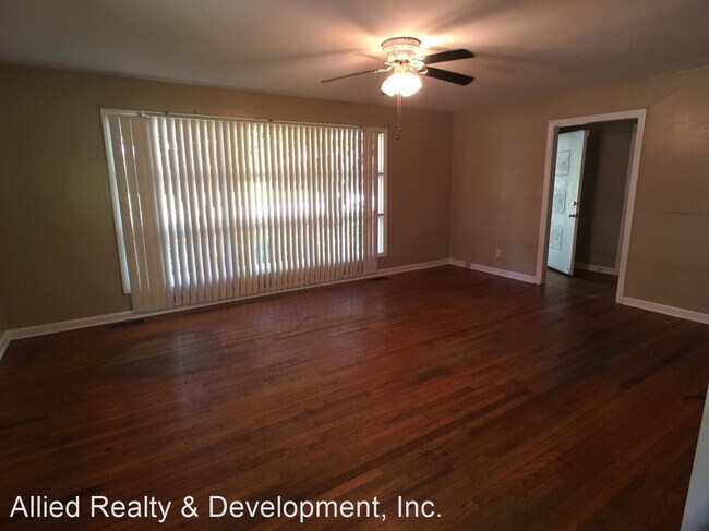 Foto del edificio - 3 br, 1.5 bath House - 307 32nd Place East