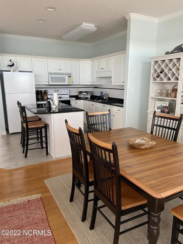 Building Photo - 8628 Sound Dr