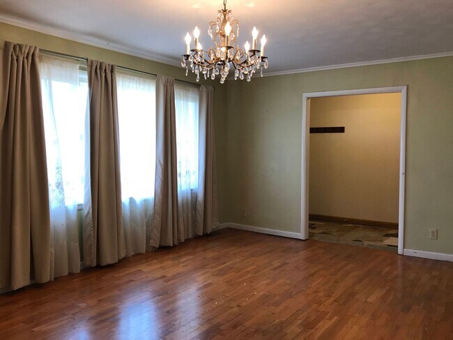 Foto del edificio - Charming Springfield home off South Campbell