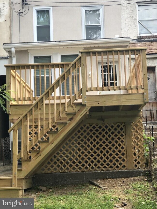 Building Photo - 405 Tremont Ave