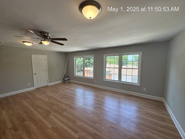 Foto del edificio - 1113 Juniper Dr