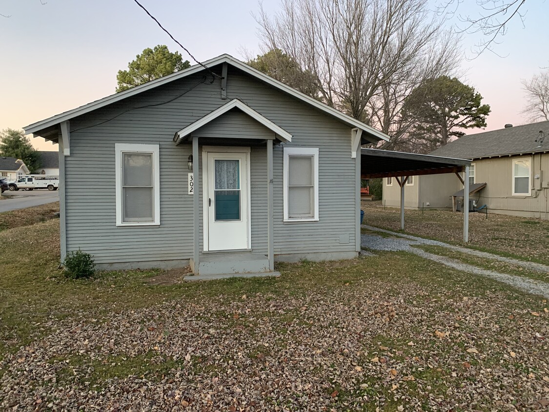 302 Birmingham St SE, Gravette, AR 72736 House Rental in Gravette, AR