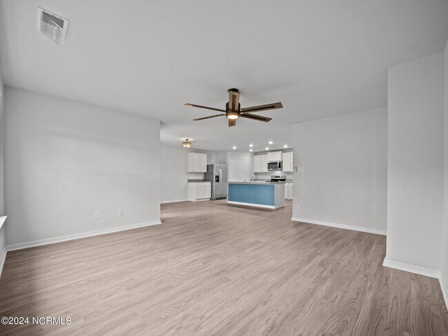 Building Photo - 412 High Ridge Ct