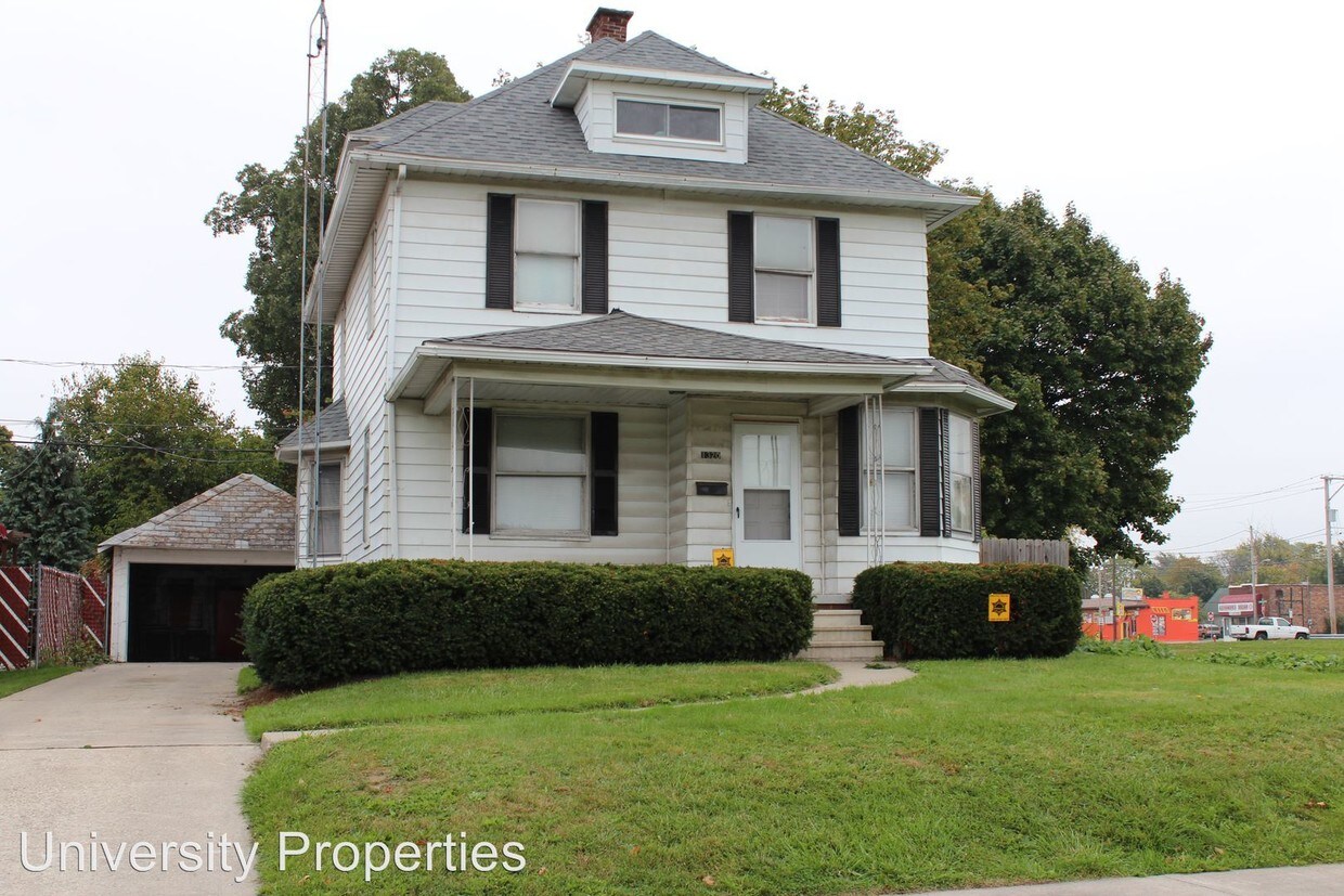 Primary Photo - 5 br, 2.5 bath Room For Rent - 1320 Parkside