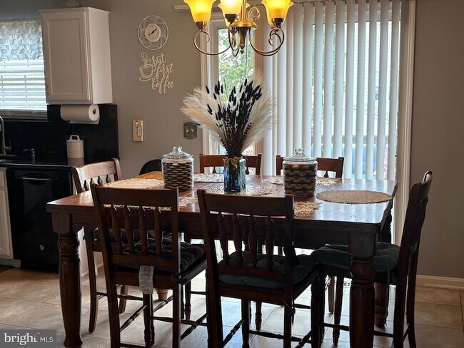 Foto del edificio - 3873 Shiner Ct