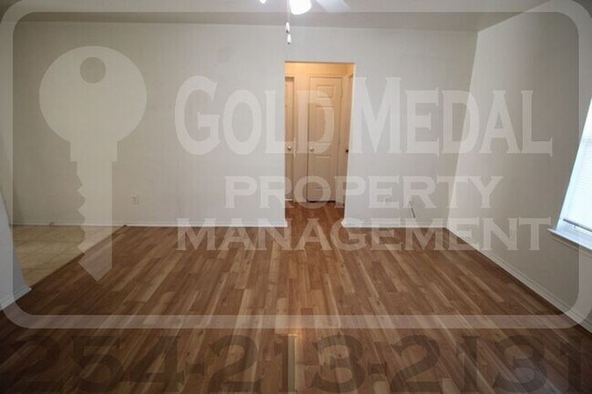 Foto del edificio - 3304 Hereford Ln