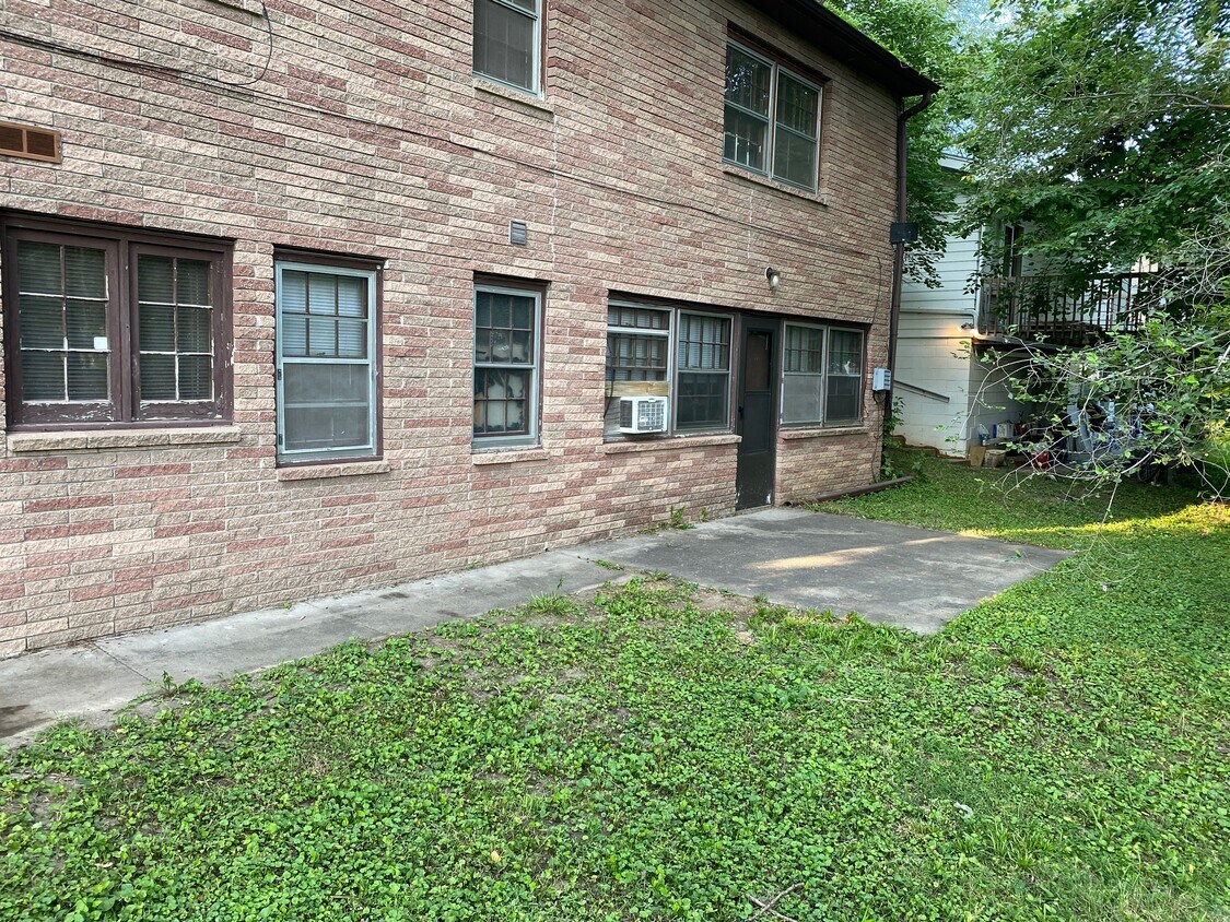 1811 High St, Iowa City, IA 52245 House Rental in Iowa City, IA