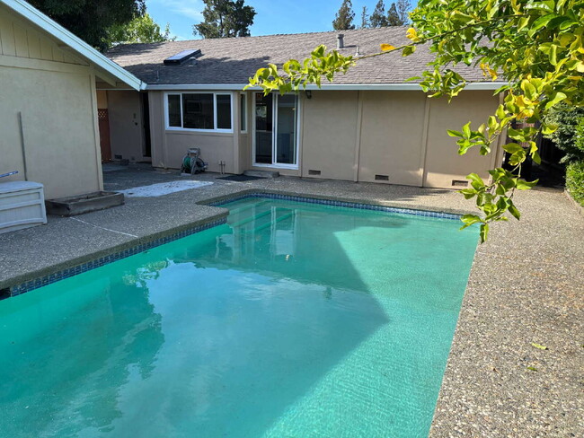 Building Photo - "Beautiful and Open Concord Retreat: 3-Bed...
