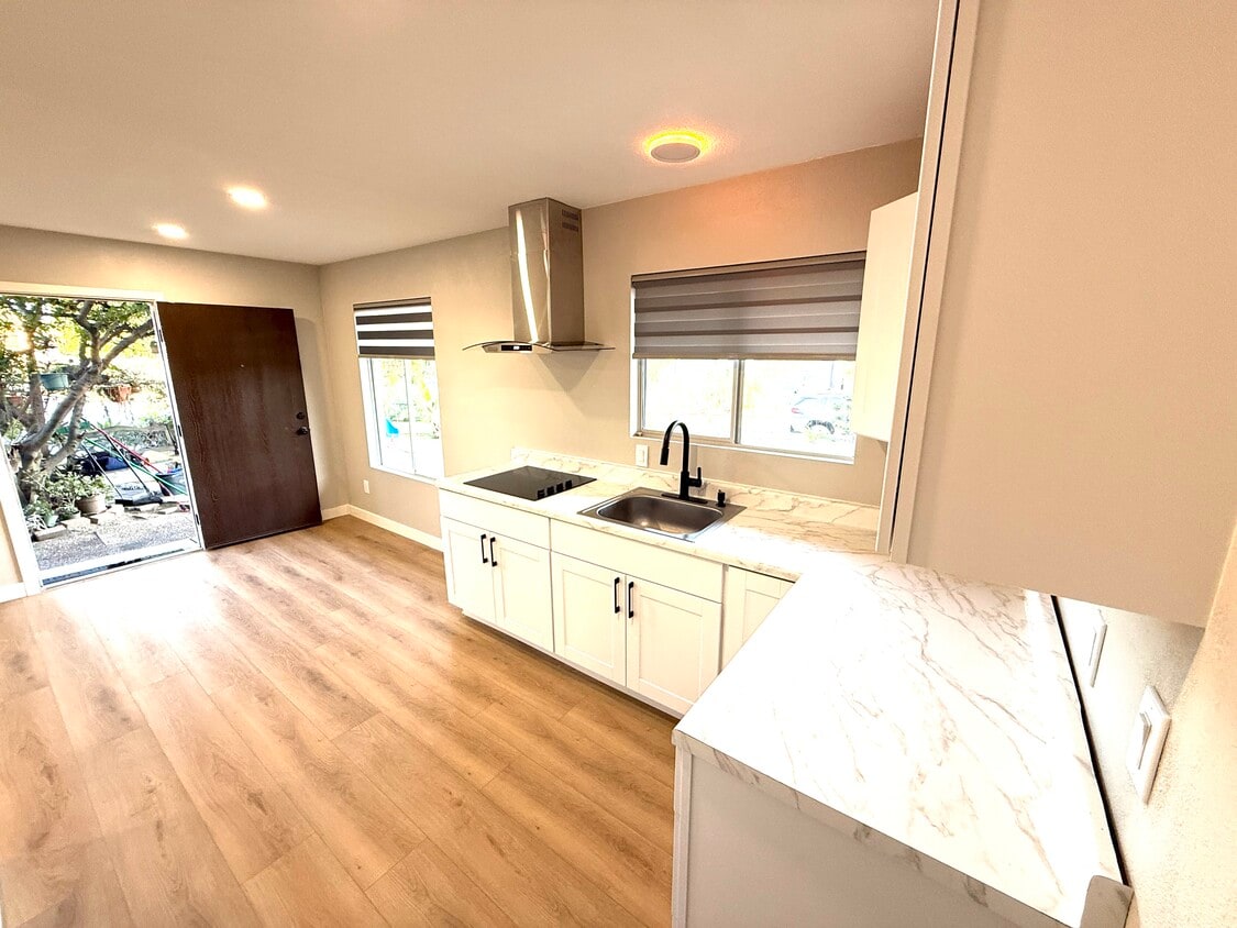 Foto principal - 6186 Daisy Pl