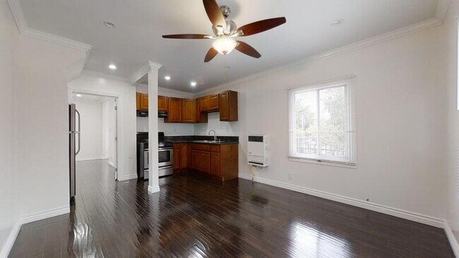 Foto del edificio - 3509 Griffin Ave