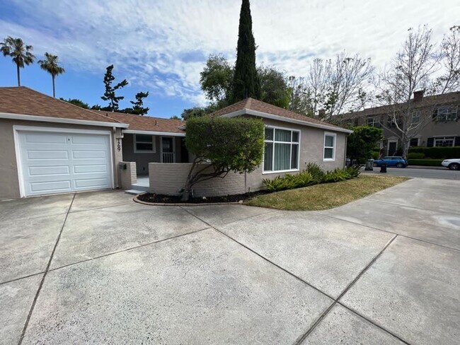 Building Photo - 2BD/1BA Downtown Alameda Duplex w/ Garage ...