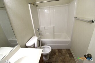 Building Photo - 4205 Primrose Dr