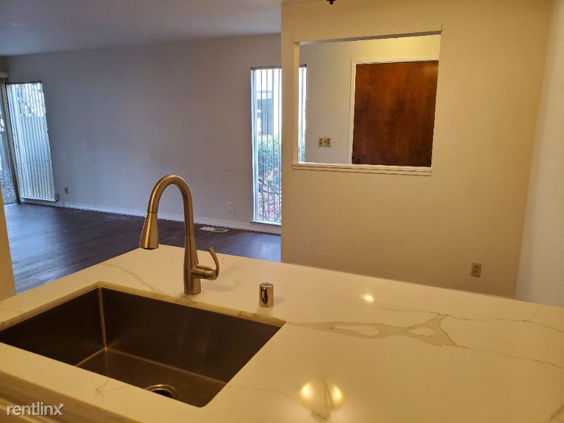 Primary Photo - 2 br, 2 bath Condo - 50 Massolo Dr.