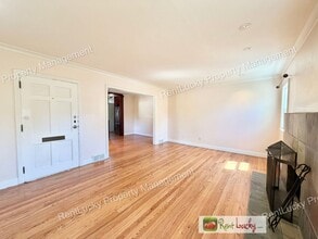 Building Photo - 2130 Montvale Pl W