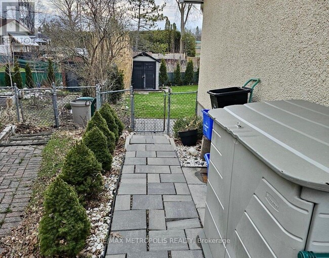 Building Photo - 7 Medhurst Dr