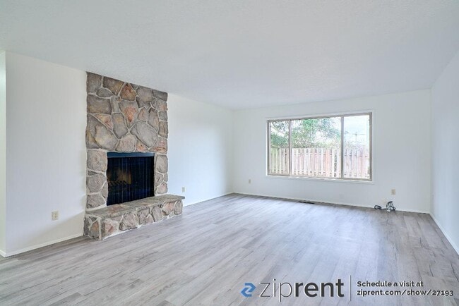 Building Photo - 4547 NW Tumalo Ct