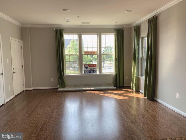 Building Photo - 6491 Jack Linton Dr S