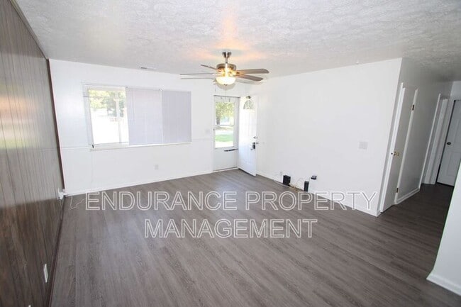 Building Photo - 2511 Lincoln Ave