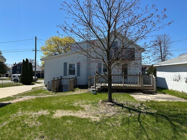 Foto del edificio - 3 Bedroom Single Family House- Two Rivers, Wi