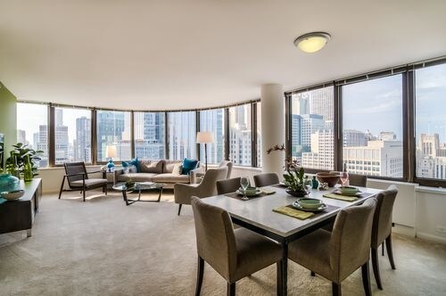 Foto principal - 300 W Ontario St