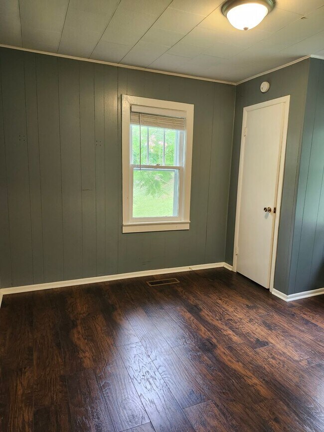 Foto del edificio - 2 Bedroom 1 Bath home near Stuart Heights ...