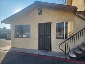 Building Photo - 2323 Chester Ln