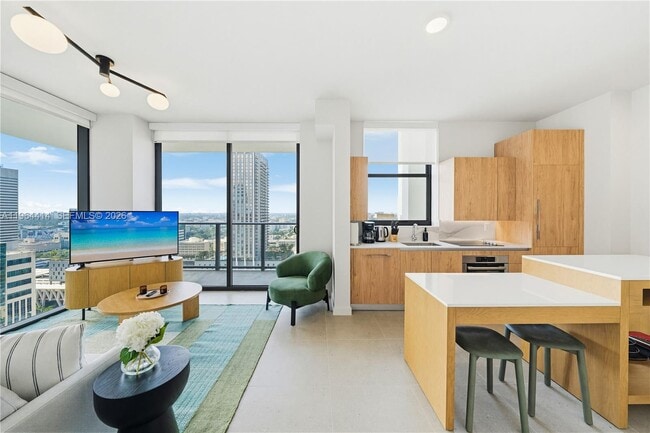 Building Photo - 11 NE 6th St