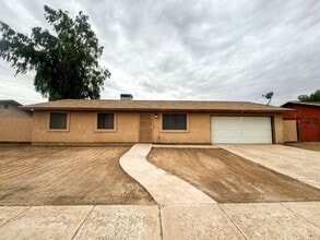 Building Photo - 2277 E Calle Chapalla