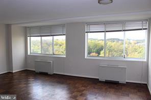Building Photo - 10401 Grosvenor Pl