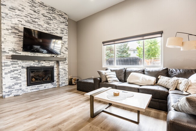 Foto del edificio - 8359 Webster St