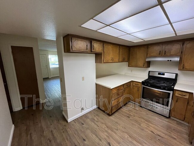 Building Photo - 5731 W Hillsdale Ave