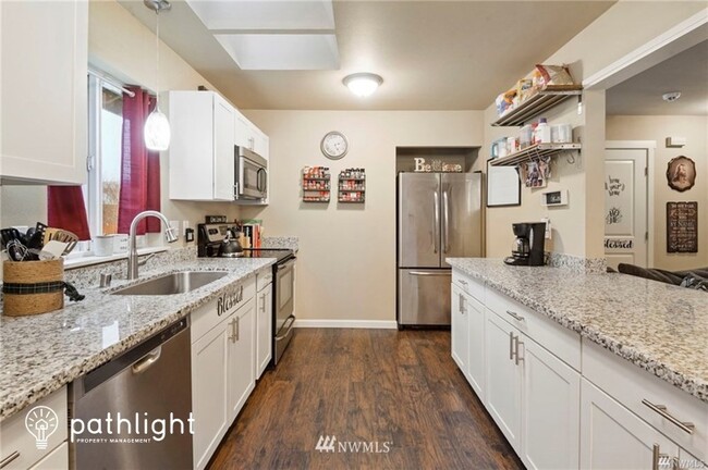Building Photo - 122 Lippert Drive W, Port Orchard, WA, 98366