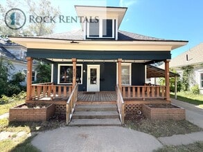 Building Photo - 203 E 11th Ave
