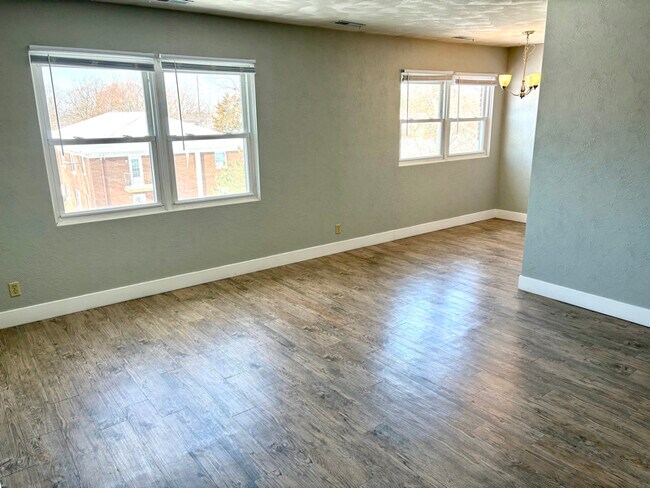 Foto del edificio - 4026 N Illinois Ave