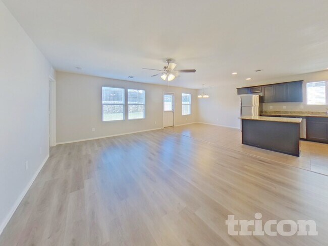 Foto del edificio - 9921 Amosite Dr