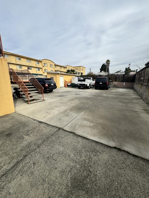 2019 Seventh St Unit 2, Berkeley, CA 94710 Room for Rent in Berkeley