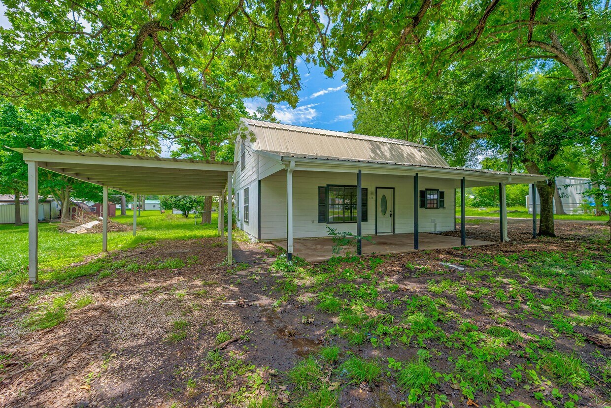Foto principal - 428 Lakewood Dr