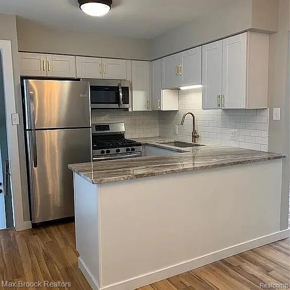 Foto del edificio - 252 N Harvey St
