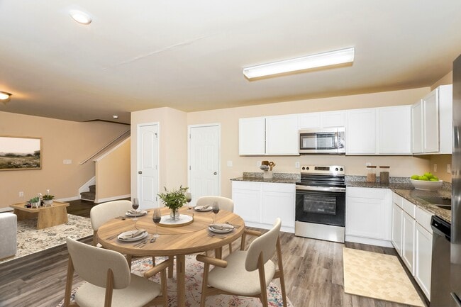 Building Photo - 940 Haley St