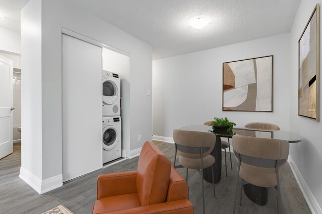 Building Photo - 25 Lorne Ave