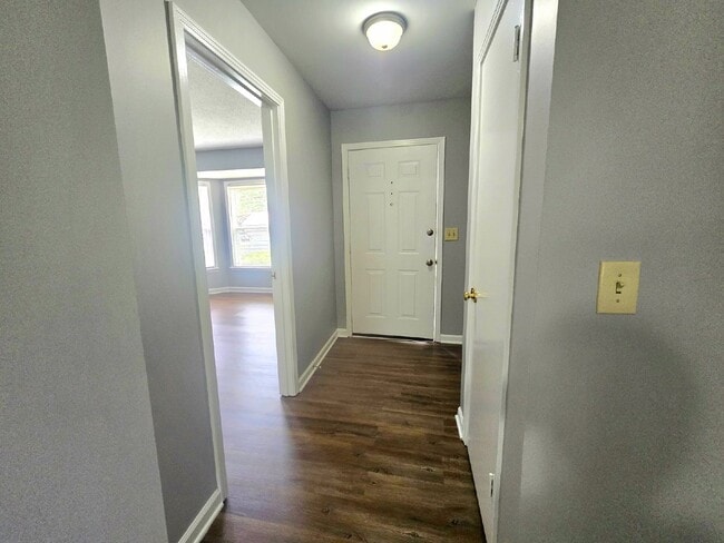 Building Photo - 204 Centennial Dr