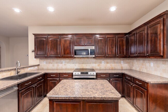 Foto del edificio - 4505 Shagbark Dr