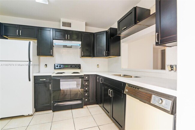 Foto del edificio - 11298 Taft St