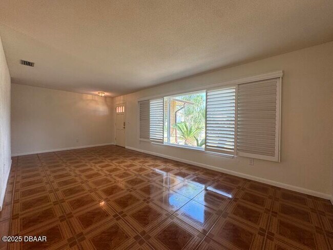 Foto del edificio - 4350 Candlewood Ln