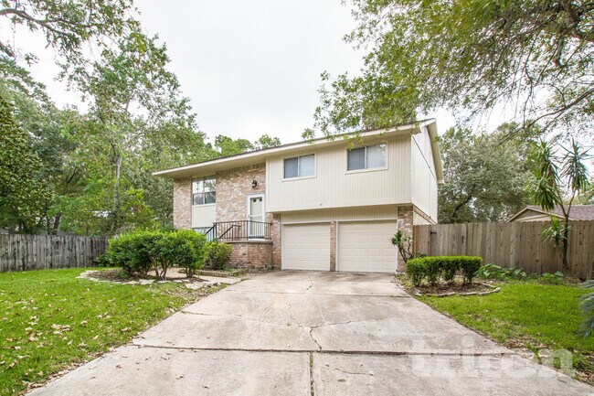 Foto del edificio - 8610 Pine Shores Dr