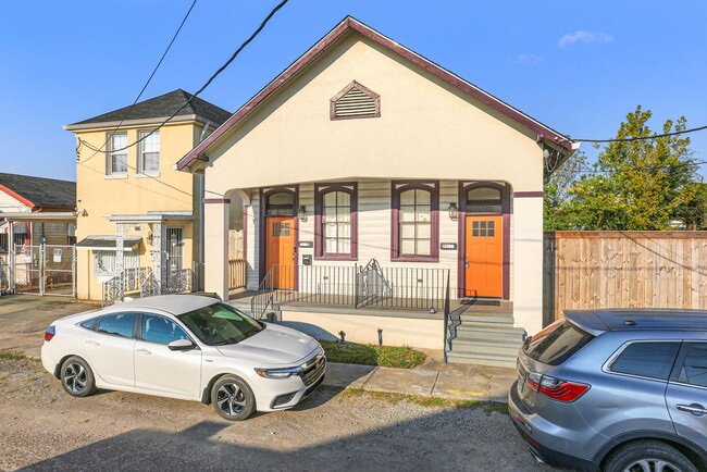 Building Photo - 2120-2122 New Orleans St.