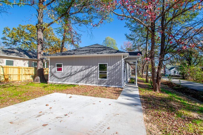 Foto del edificio - 1523 S Cedar St