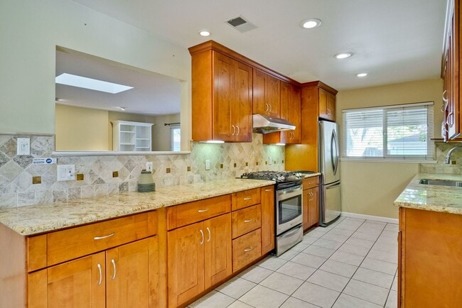 Building Photo - Spacious 4 B D/2 BA with office-Neighborhood: West San   Jose $4800