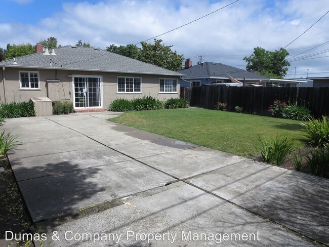 Building Photo - 3 br, 1 bath House - 9 Flower Street
