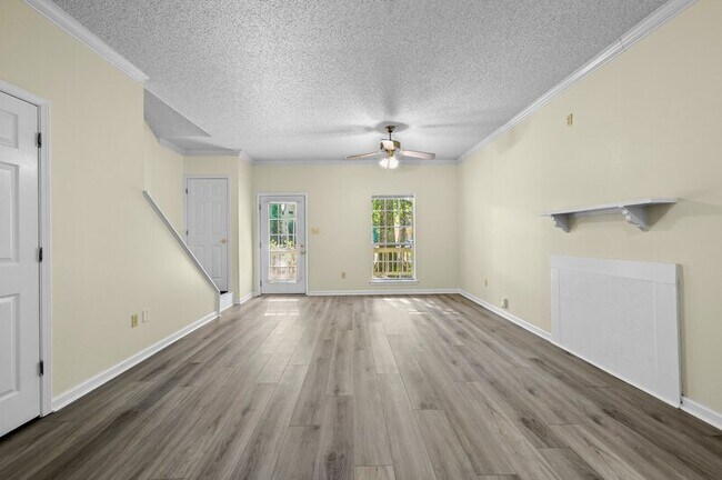 Building Photo - 5379 Rosedown Ct